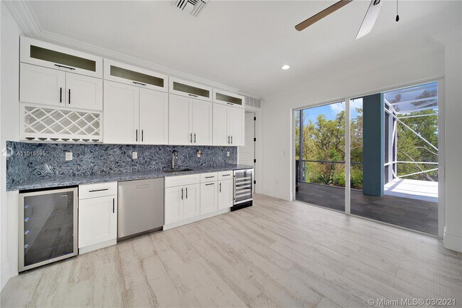 Building Photo - 2 Flamingo Hammock Rd