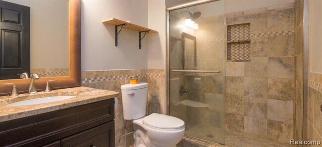 Building Photo - 41475 Copper Creek Dr