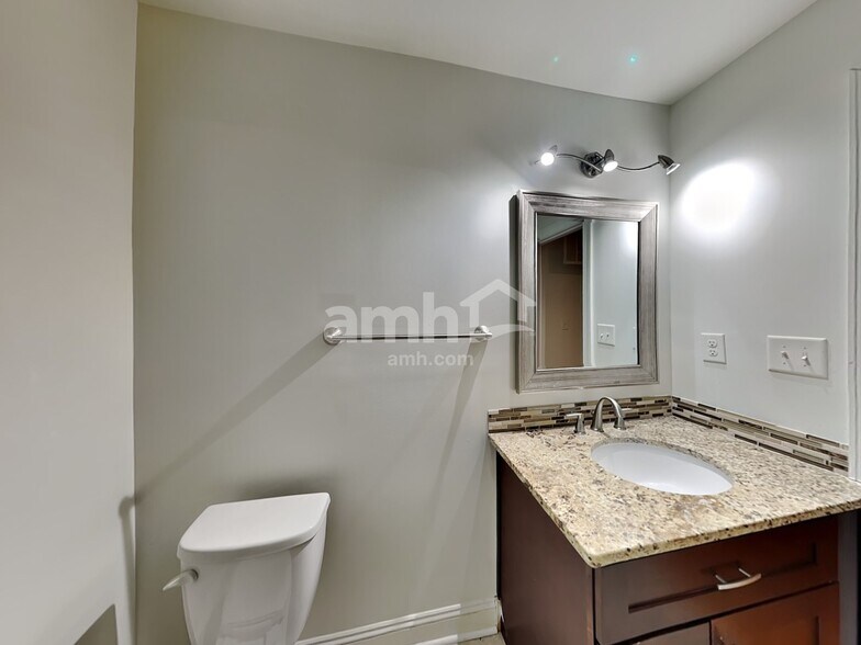Building Photo - 5823 Parkstone Drive