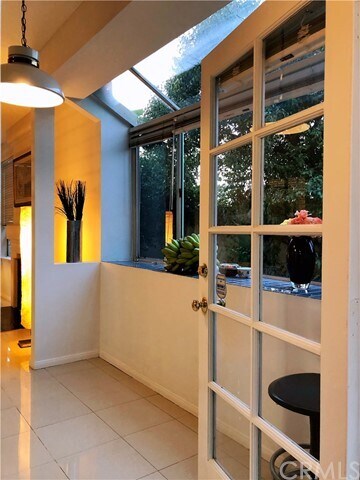 Building Photo - 15 Monaco