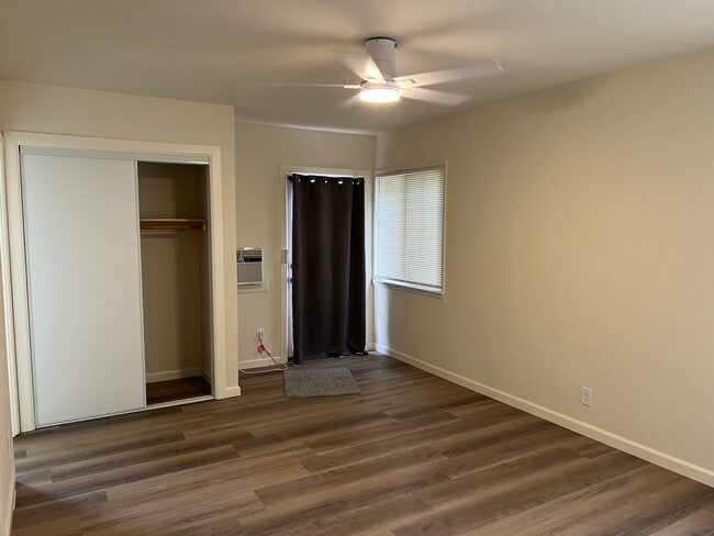 Building Photo - 12224 Beverly Blvd