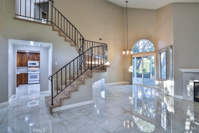 Building Photo - 176 Cll Renata