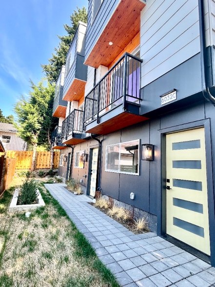 Primary Photo - 6032 42nd Ave SW