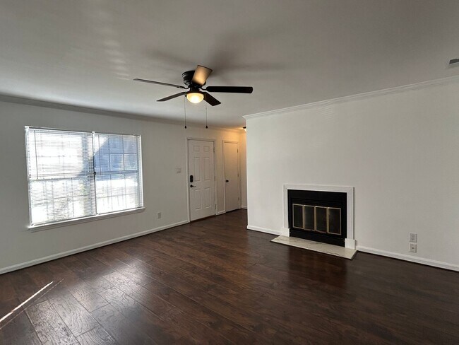 Building Photo - 66 Hidden Lake Ct