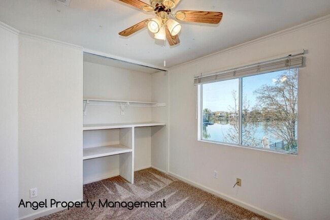 Building Photo - 3601 W Island Ct