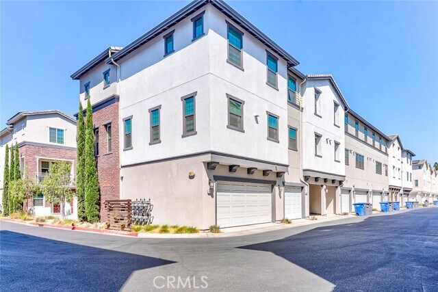 Building Photo - 6996 Cottonwood Ln