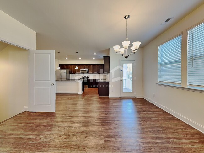 Building Photo - 2125 Laurel Vlg Cir