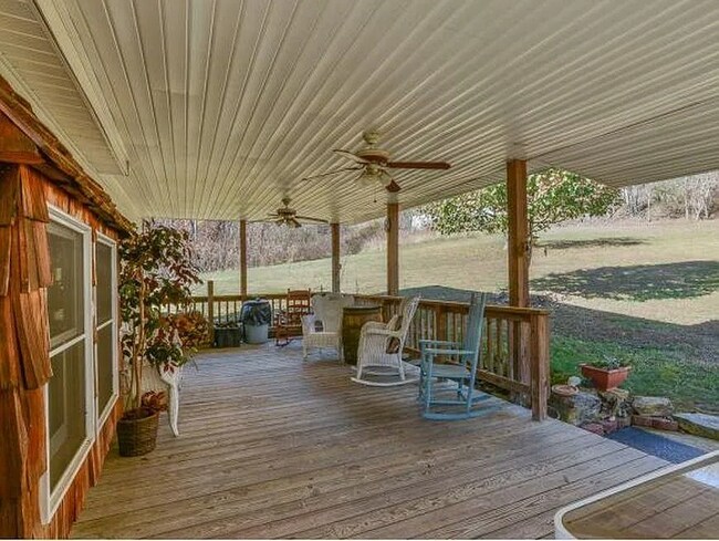 Primary Photo - 492 Olinger Dr