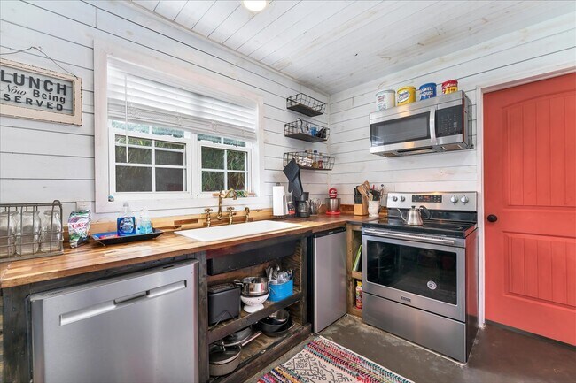 Building Photo - 2796 Camp Easter Rd