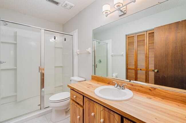 Building Photo - Townhome in the heart of Ormond Beach