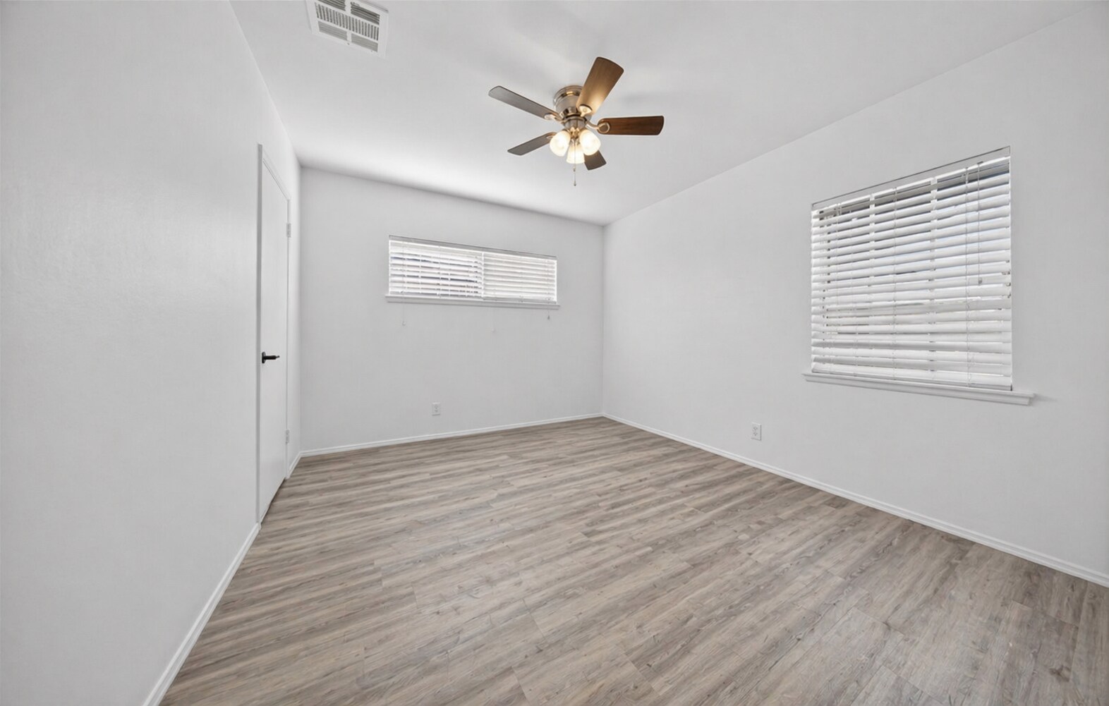 Building Photo - 8100 Bellaire Ave