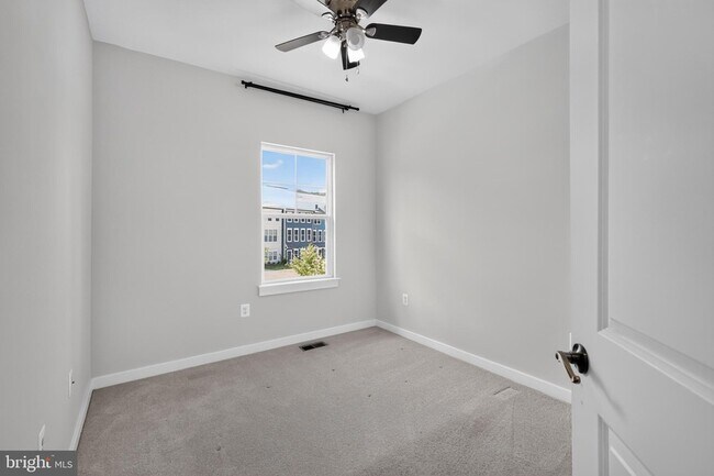 Building Photo - 1743 Autumn Maple Leaf Dr