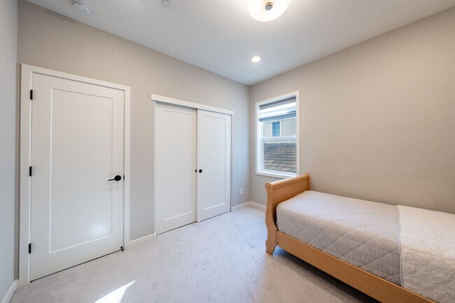 Building Photo - 4623 Flagstaff Dr