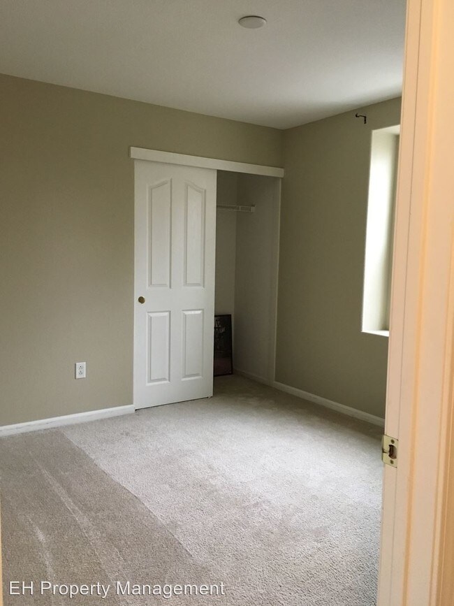 Building Photo - 9416 Dante Ct