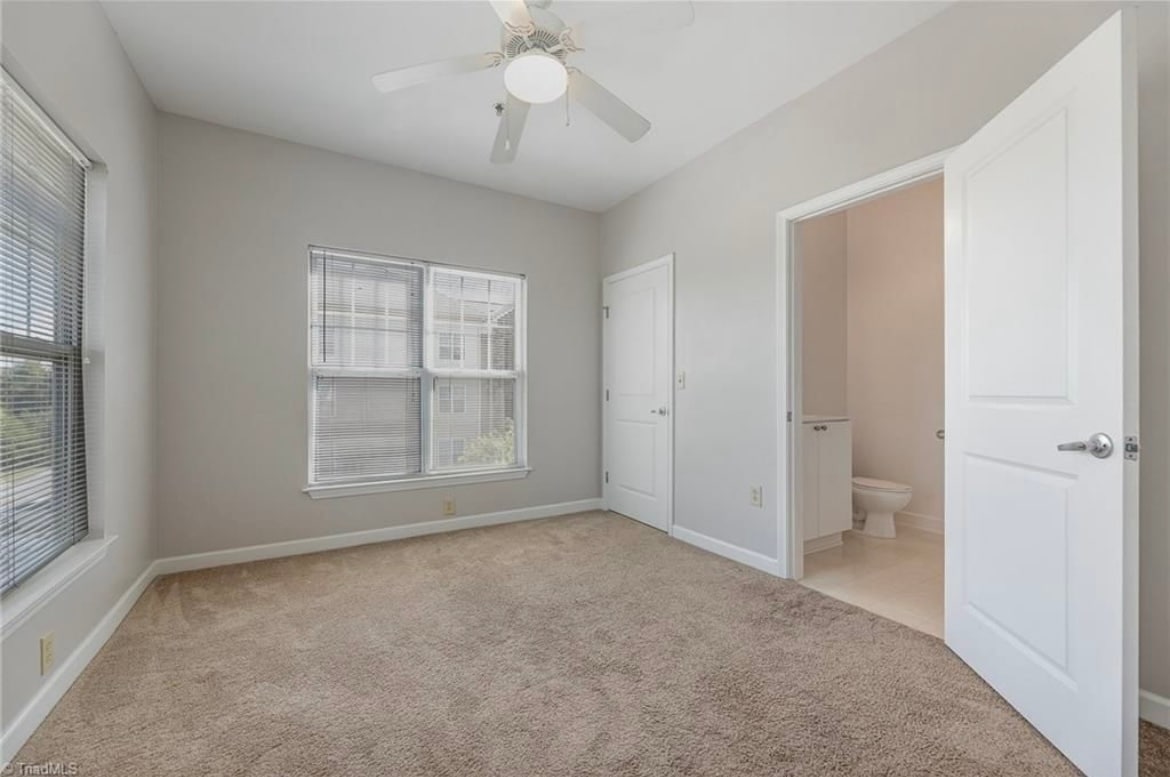 Building Photo - 102 Campus Walk Trl