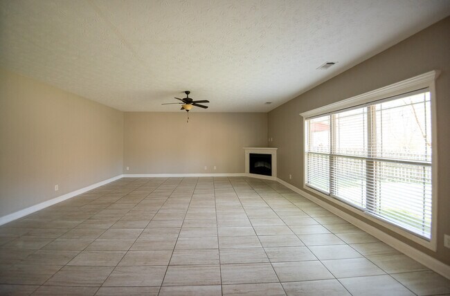 Building Photo - 8217 Lantern Ct