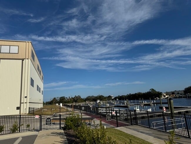 Building Photo - Coastal Living in Marina del Palma?!
