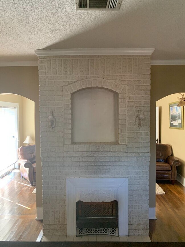 Building Photo - Jefferson Avenue