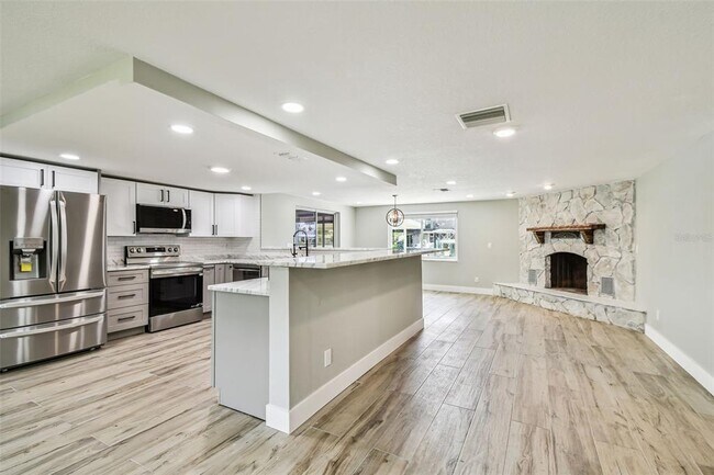 Building Photo - 13909 Berkowitz Ave