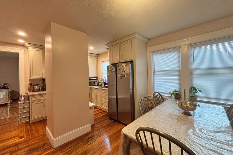 Building Photo - 68 Duncan Ave