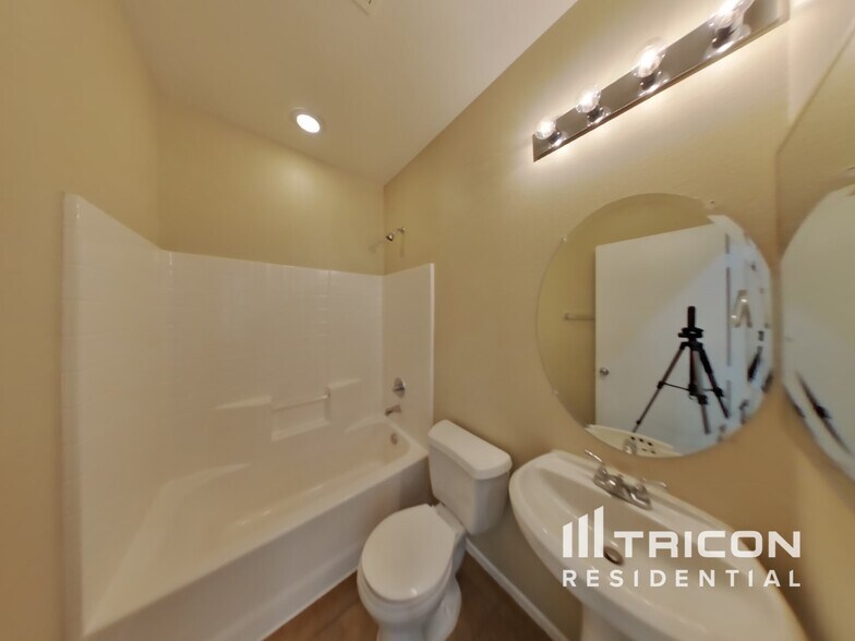 Building Photo - 3669 Karissa Heights Pl