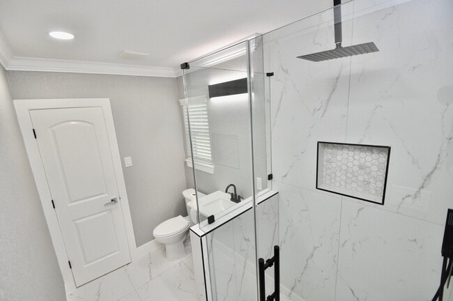 Building Photo - 7238 Evans St