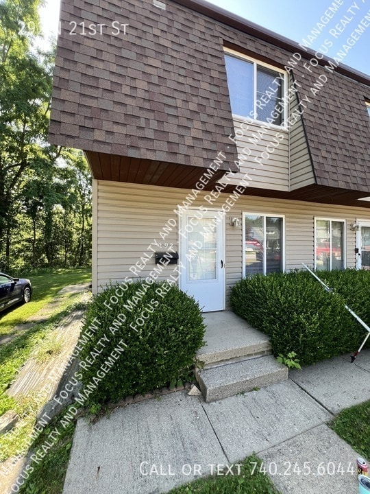 Primary Photo - 292 N 21st St