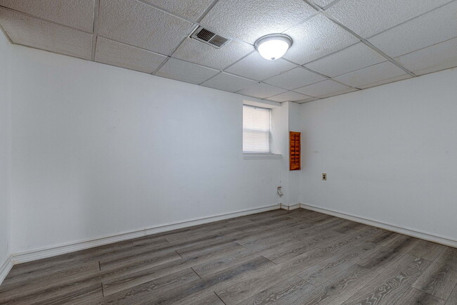 Building Photo - 7408 W Addison St