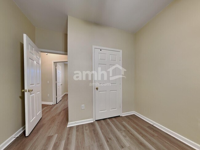 Building Photo - 201 Antigua Pl