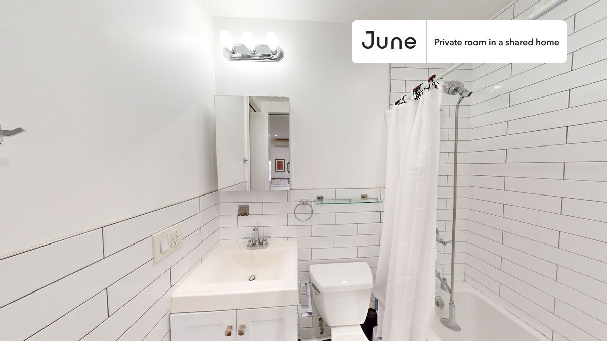 Building Photo - Room in Shared 3 bed/2 bath home in Greenpoint