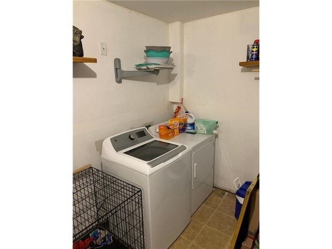 Building Photo - 4770 Underwood Ln N