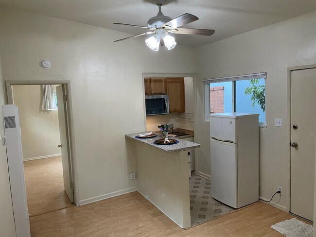 Building Photo - 10519 Chandler Blvd