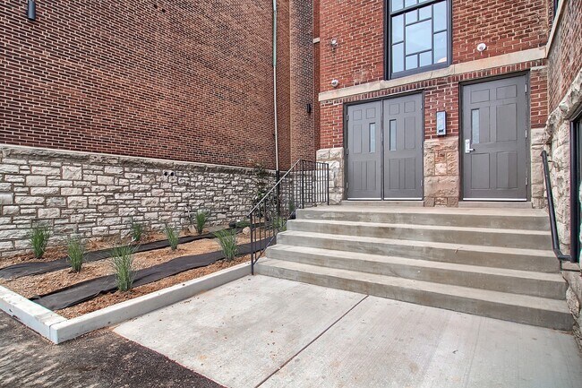 Building Photo - Skin that Sparkles