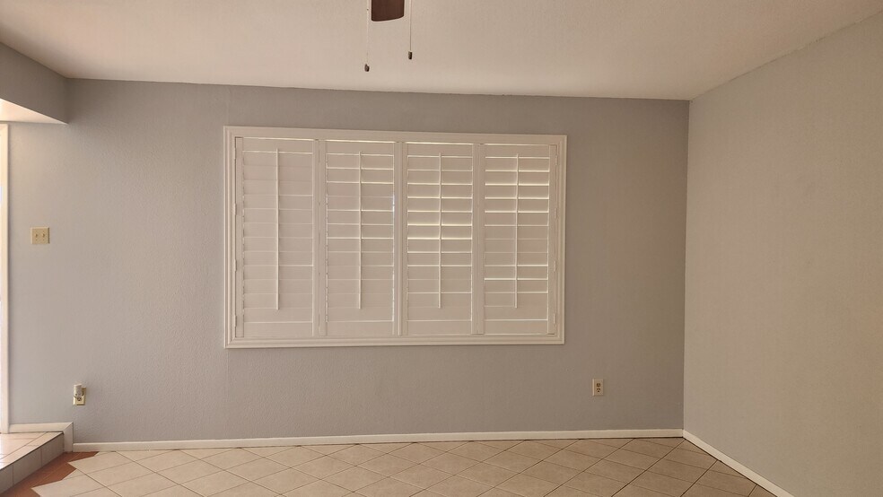 Building Photo - 3808 W Malapai Dr