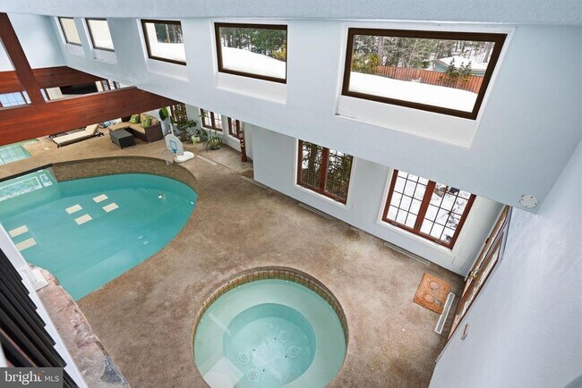 Building Photo - 244 Mathers Rd