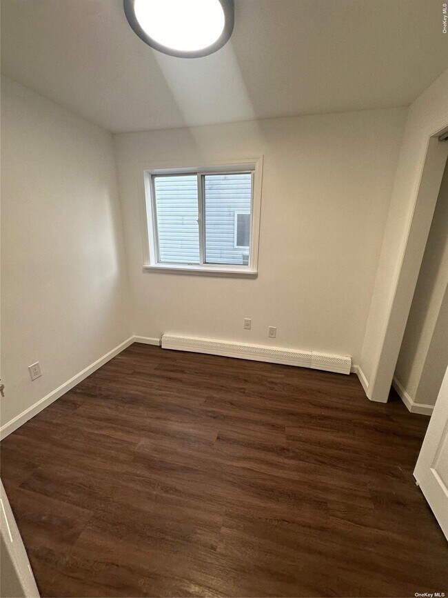 Building Photo - 420 Milford St