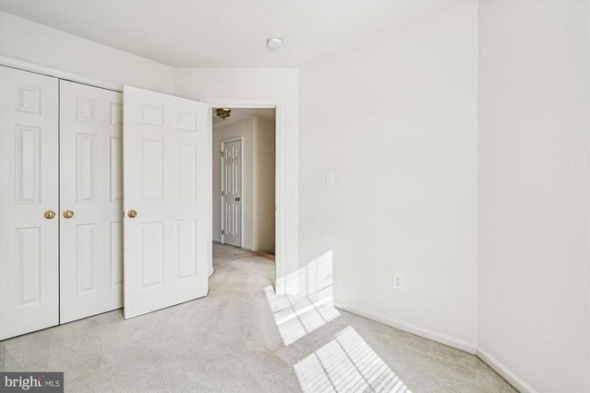 Building Photo - 45482 Pine Trail Terrace