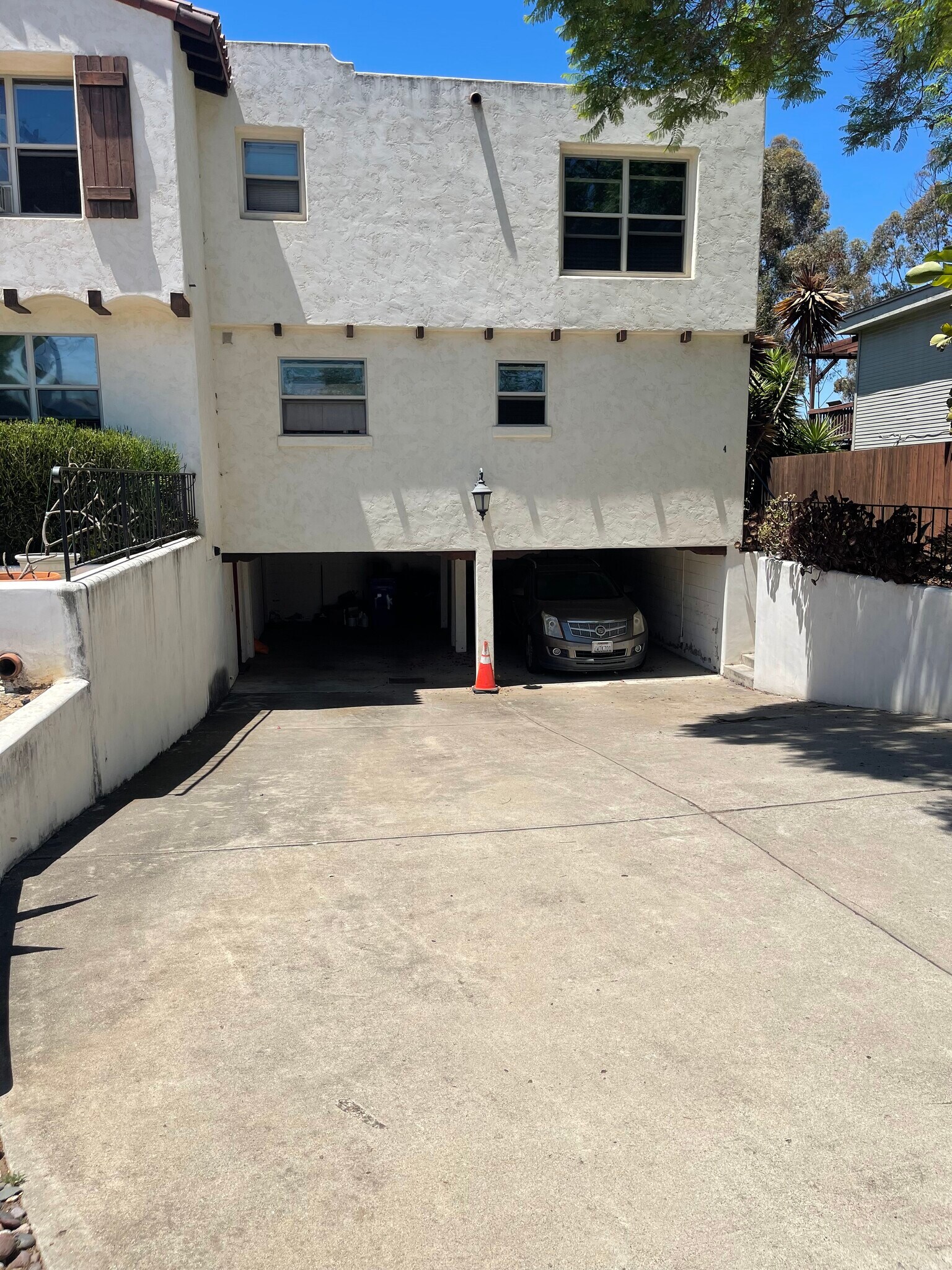Building Photo - 1818 Granada Ave