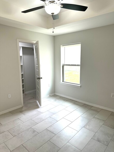 Building Photo - 308 Uva Ln