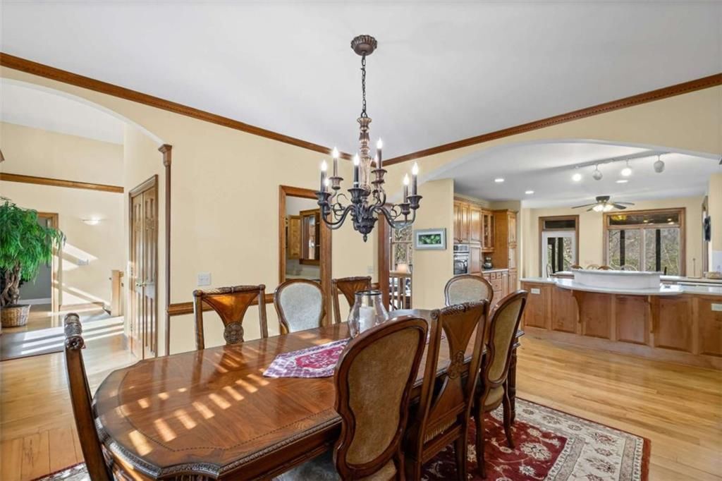 Building Photo - 339 Willow Dr