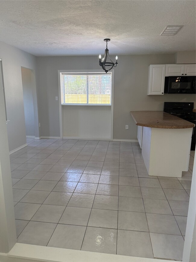 Building Photo - 615 Texas St