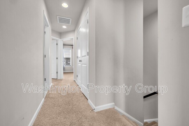 Building Photo - 4013 Singerville Ct