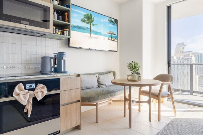 Building Photo - 159 NE 6th St