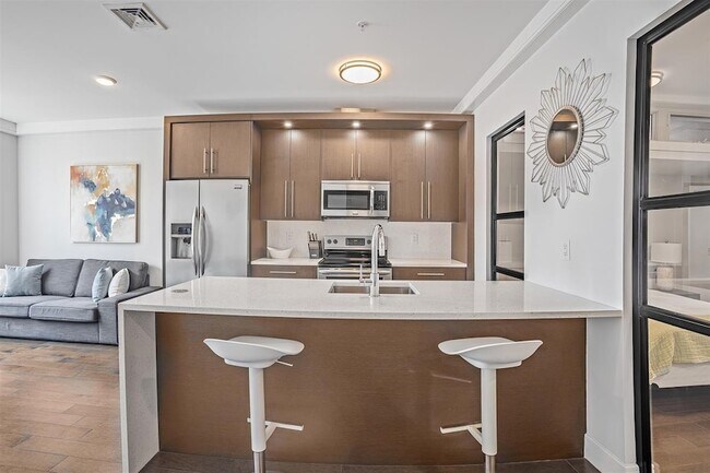 Building Photo - 6401 Park Ave