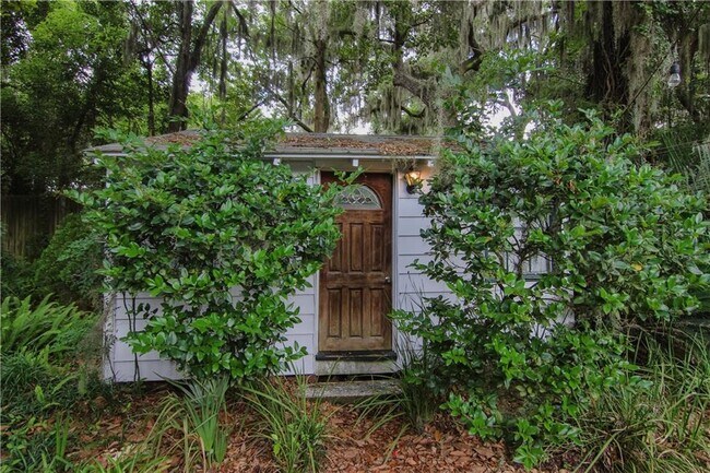 Building Photo - 1207 Pine Ave