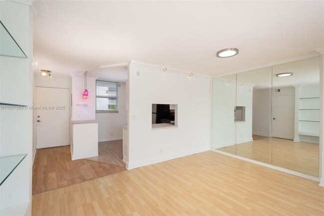 Building Photo - 2 bedroom in Sunny Isles Beach FL 33160