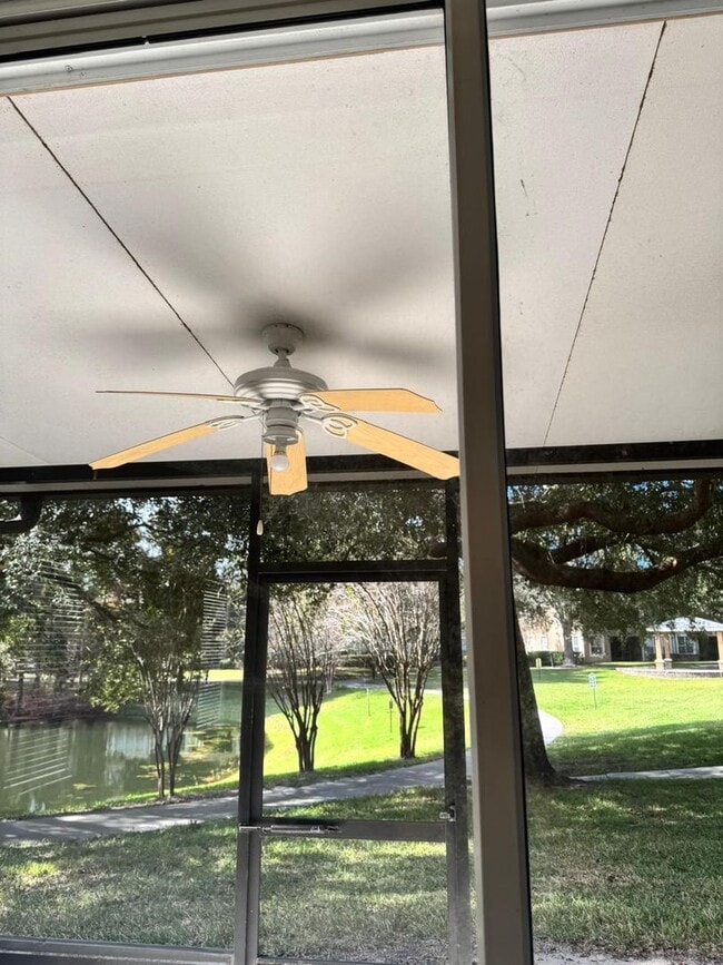 Building Photo - Fabulous 3/2.5 Townhouse located in The Vistas at Stonebridge Commons