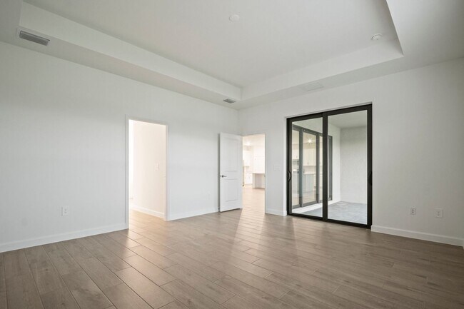 Building Photo - Spacious home 3beds+Den 3 baths located in...