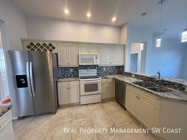 Building Photo - 816 Grand Rapids Blvd