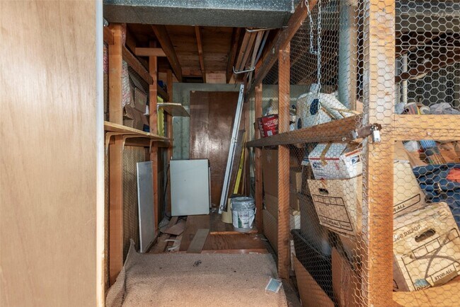 Building Photo - 10421 Briarbend Dr